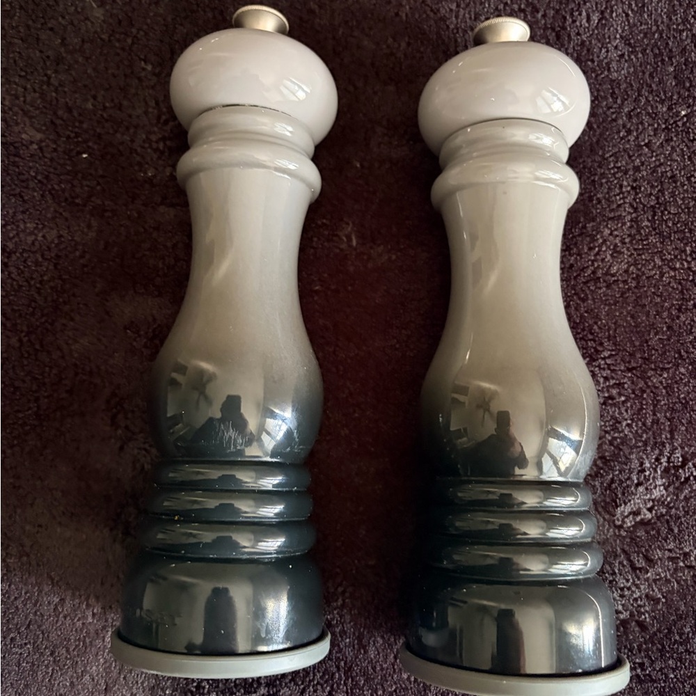 Le creuset, Acrylic Classic Salt & Pepper Mill Set, Hombre Gray Pepper Mill Set